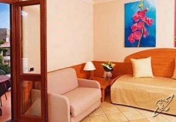 La Giara Aparthotel 4*